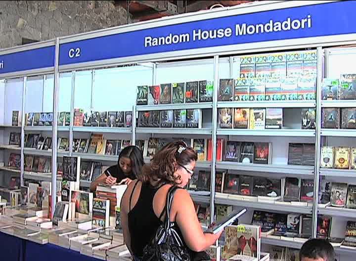 UV mostrará nuevos títulos en la Feria Internacional del Libro Universitario 2013