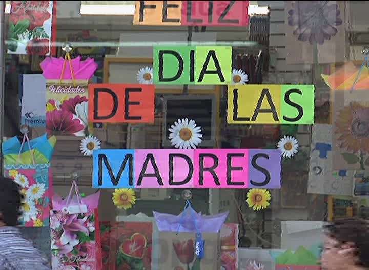 Confían comerciantes en un repunte de ventas para la festividad del 10 de mayo