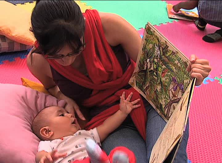 Crean bibliotecas para bebés