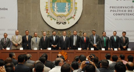 Firman todos los partidos políticos acuerdo por elecciones limpias y equitativas: Javier Duarte