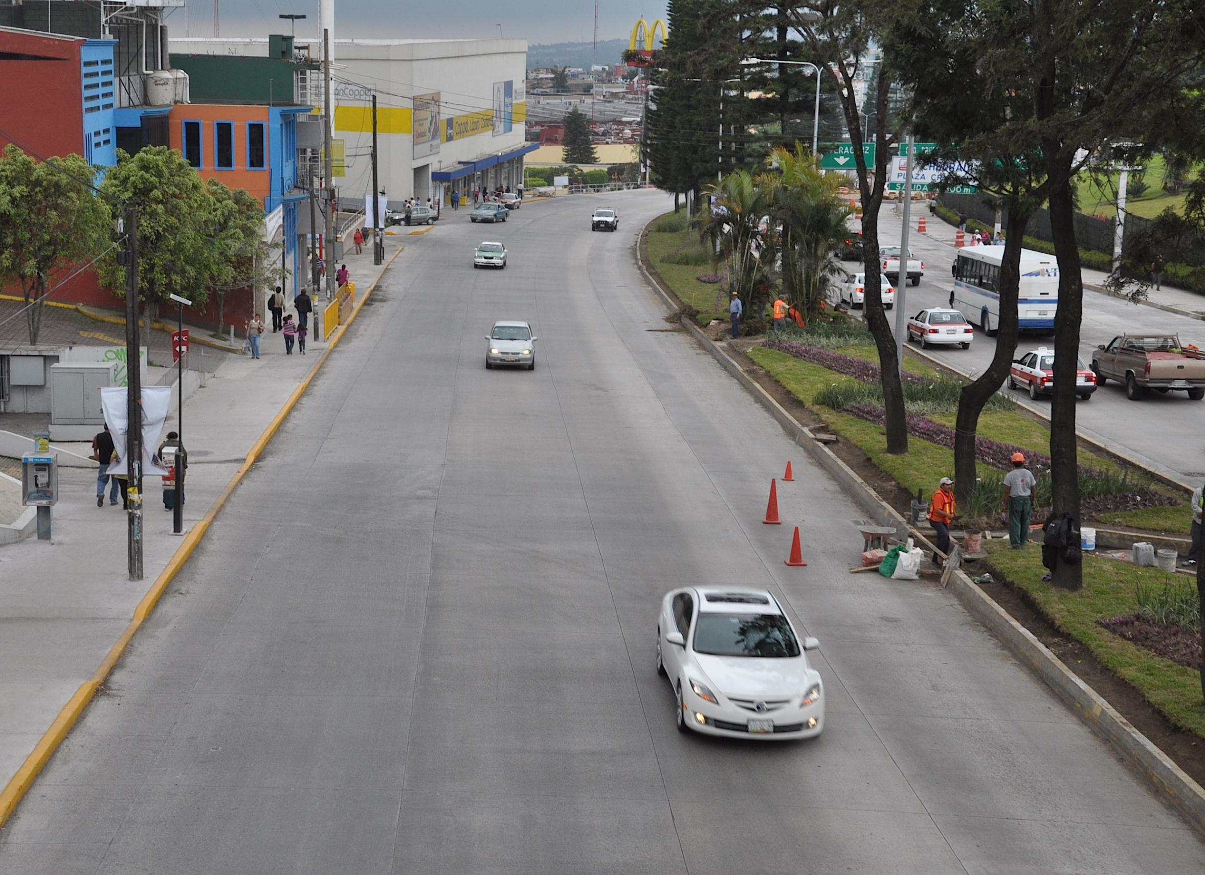 Avance del 60% de rehabilitación en Avenida Lázaro Cárdenas