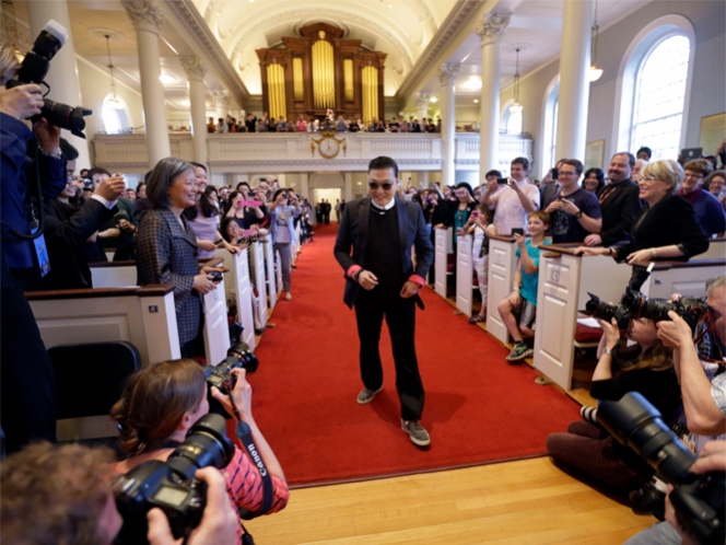 Harvard baila el Gangnam Style