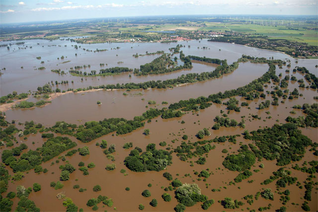 Alemania mantiene alerta por inundaciones