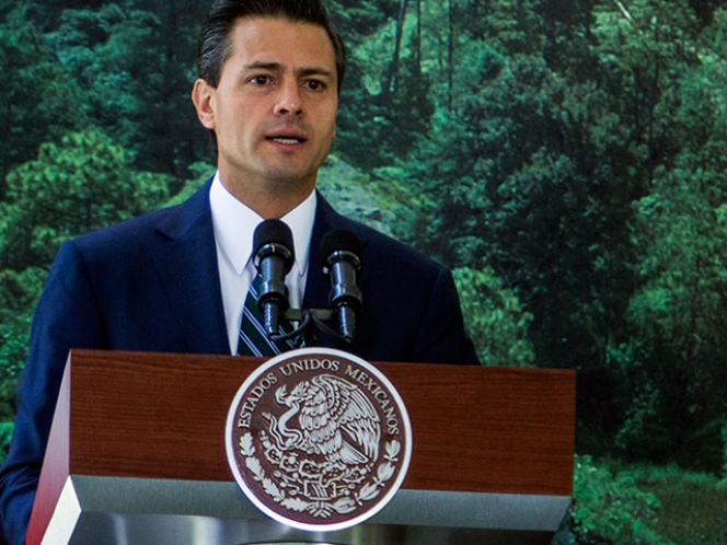 Enrique Peña Nieto promulga reforma de telecomunicaciones