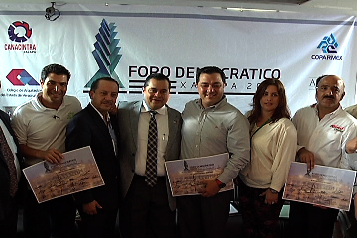 Candidatos del PRI en Xalapa firman compromiso por una ciudad sustentable
