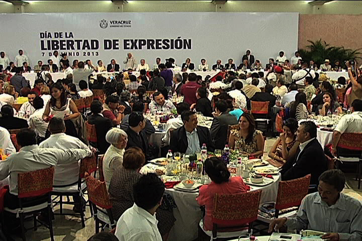 Los periodistas ayudan a construir un mejor Veracruz: Javier Duarte de Ochoa