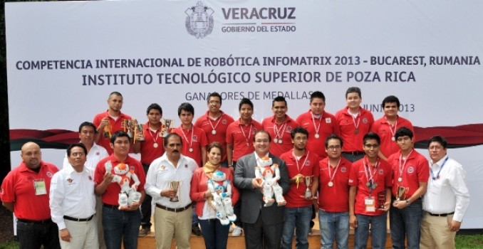 Se reúne Gobernador con campeones mundiales de robótica; son un orgullo de Veracruz y de México