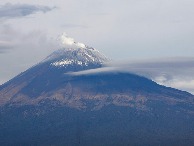 Popocatépetl registra 59 exhalaciones y tres sismos en 24 horas