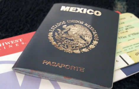 Falla electrónica retrasa expedición de pasaportes en Córdoba
