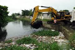 Se refuerzan los trabajos de limpieza de drenes y canales en la ciudad de Veracruz