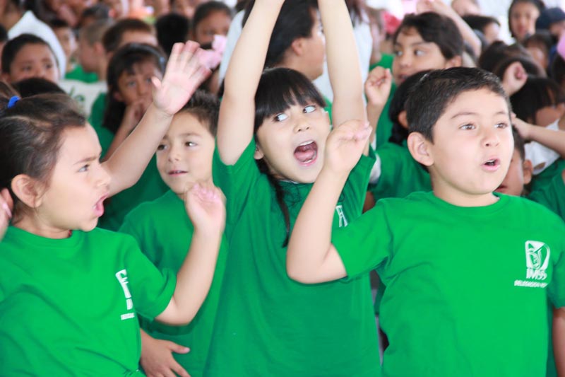 Brindar a los niños aprendizaje y diversión es el objetivo de los cursos de verano que imparte el Instituto Mexicano del Seguro Social