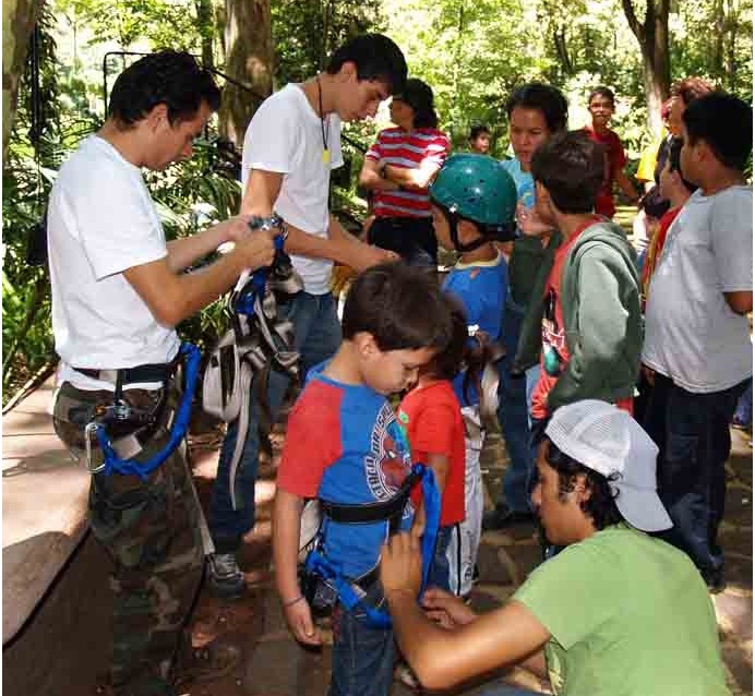 Con actividades extremas adolescentes xalapeños disfrutan de su verano en la Normal Veracruzana