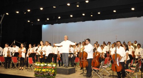 Deleita Osjev a cordobeses con concierto Didáctico y de Gala