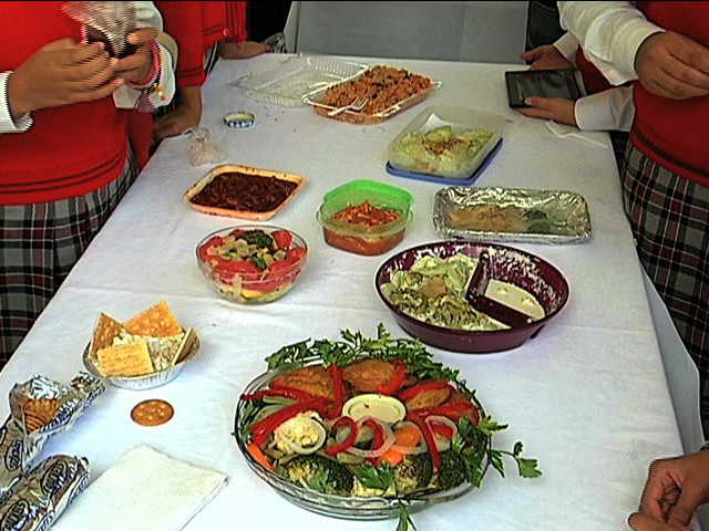 Alumnos de primaria en Coatepec rescatan platillos con flor de dalia