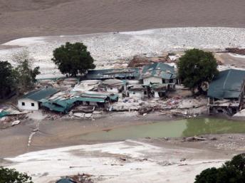 Dan por muertos a 6.000 desaparecidos en las inundaciones de junio