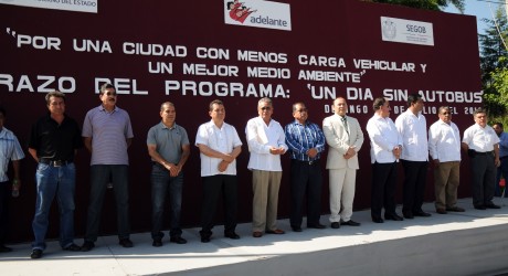 Dan banderazo de inicio al programa Un Día sin Autobús