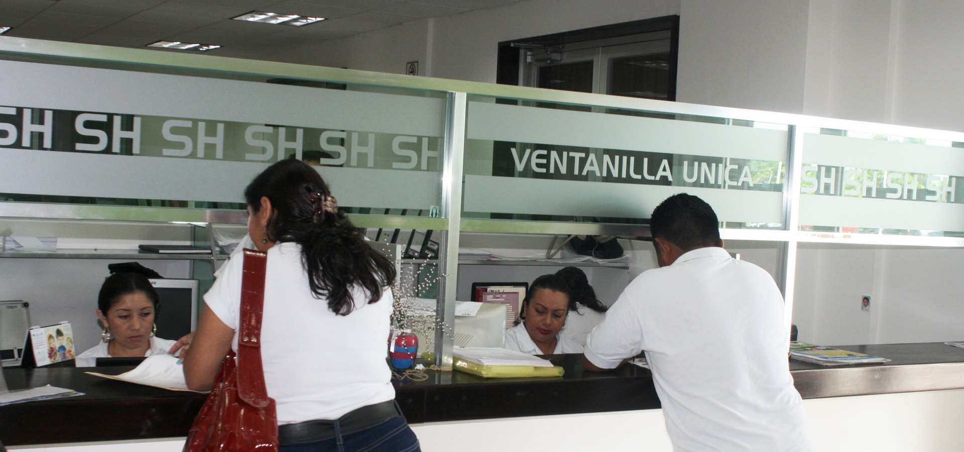 Hacienda invita a contribuyentes que recibieron depósitos en efectivo durante el ejercicio fiscal 2011 a regularizar su situación