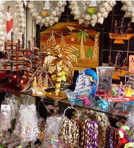 Artesanos del puerto de Veracruz esperan aumento de ventas en periodo vacacional