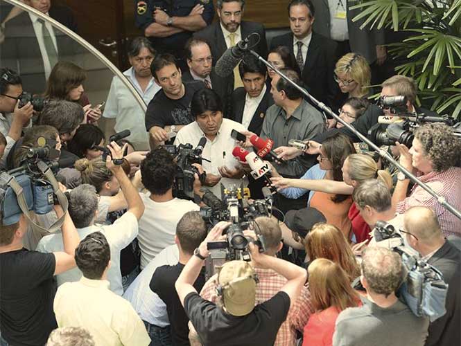 Avión de Evo Morales parte rumbo a La Paz tras detención en Viena