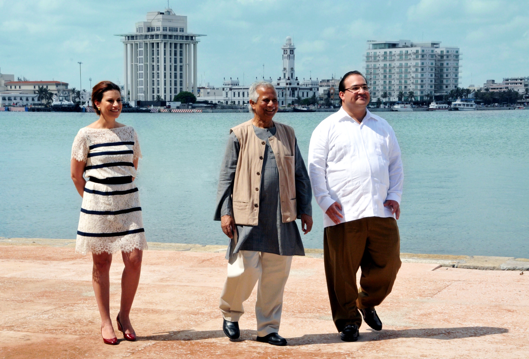 Con Muhammad Yunus, Premio Nobel de la Paz, inicia Veracruz programa de negocios sociales: Javier Duarte