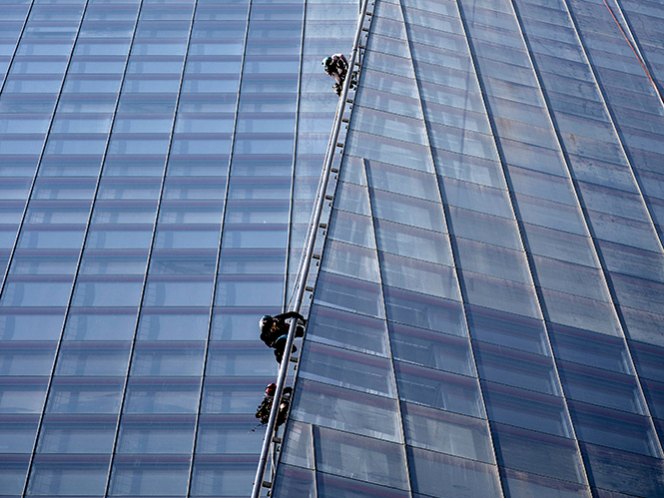 Escalan edificio europeo más alto en defensa del Ártico