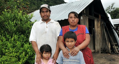 Reciben servicios básicos habitantes de Metlac