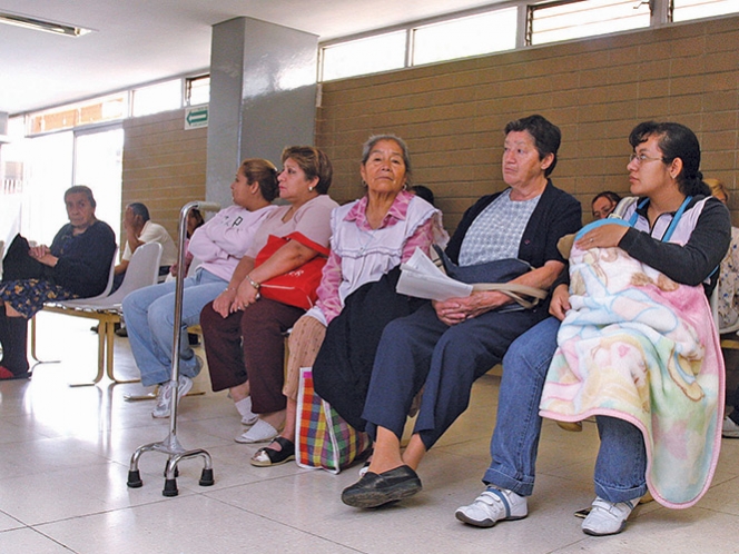 ISSSTE advierte crisis financiera al Congreso