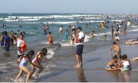 Inició el operativo para resguardar integridad de los visitantes en las playas de Coatzacoalcos