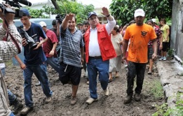 Solidaridad de los veracruzanos, fundamental en recuperación de las  afectaciones de Barry