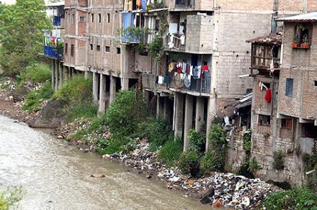 Alerta investigador sobre las consecuencias del desarrollo urbano e industrial sobre áreas de riesgo