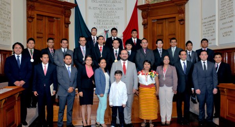 Los jóvenes, en el centro de todos nuestros esfuerzos como gobierno: Javier Duarte