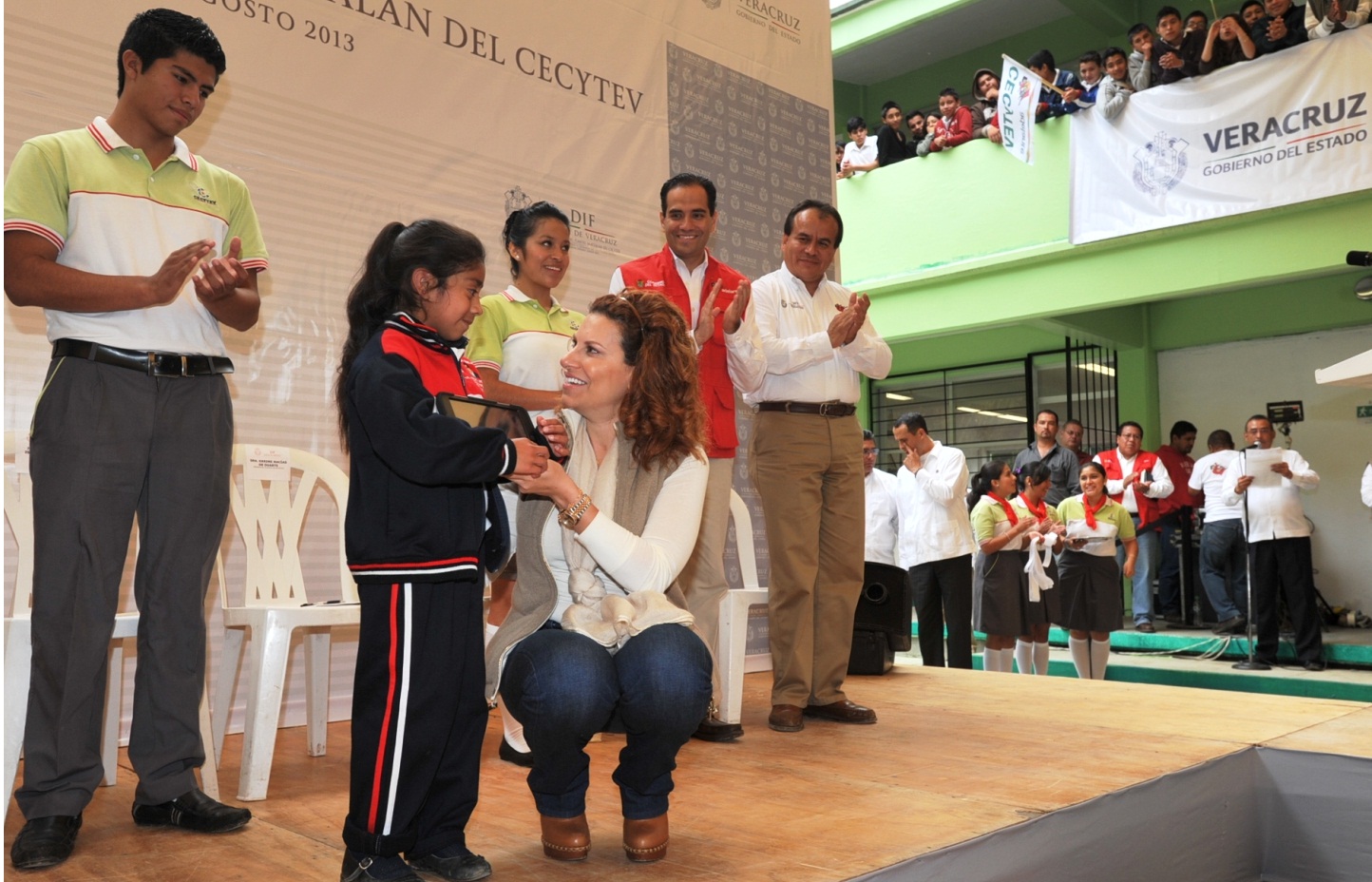 Inaugura Karime Macías plantel 14 del Cecytev en Atzalan