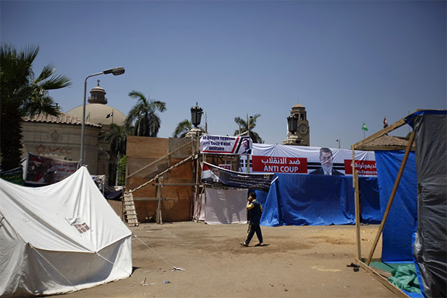 Pospone Egipto desalojo de campamentos de apoyo a Mursi