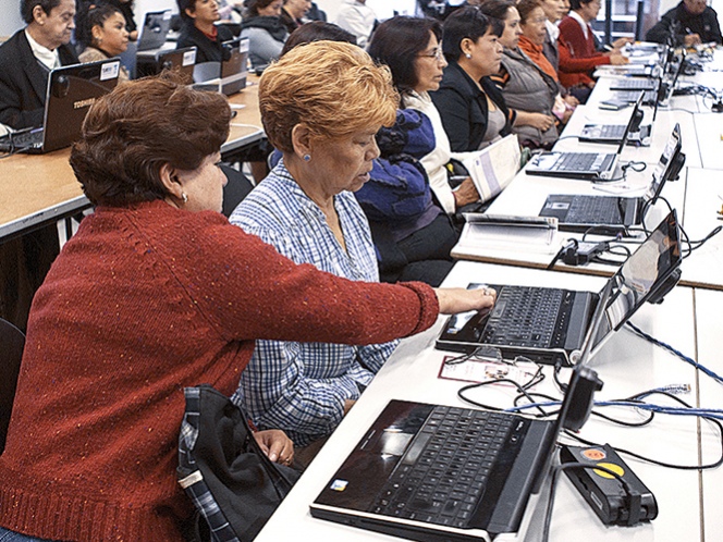 “Quería usar el Whatsapp”; nunca es tarde para el internet