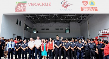 Reconocen pueblo y gobierno de Veracruz valor y calidad humana de los bomberos: PC