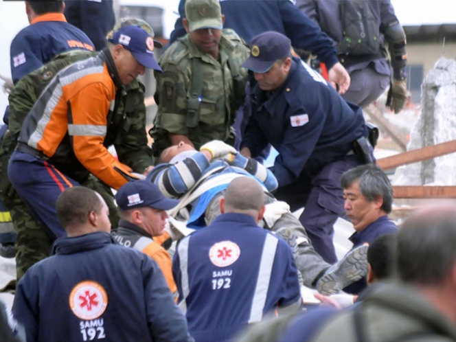 Mueren al menos 7 personas al colapsar edificio en Brasil