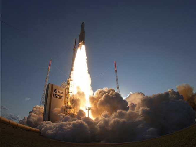 India lanza con éxito su primer satélite de uso militar