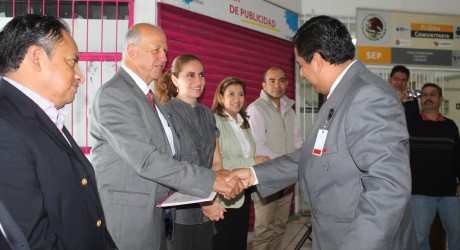Entregan certificados IVEA y Coordinados de Oriente a conductores de ADO