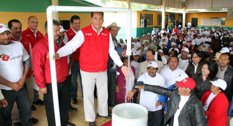 Con una inversión de más de 9 mdp, entrega Sedesol Sistema Múltiple de Agua Potable en Jalacingo