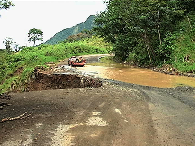 Remanentes de “Ingrid” dejan deslaves en Alto Lucero