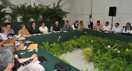 Se reúne Javier Duarte con líderes de todos los sindicatos magisteriales