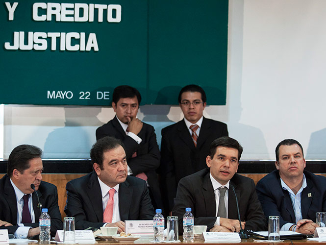 Reforma hacendaria y paquete económico van a comisiones de diputados