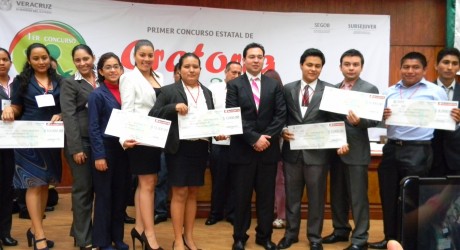 Realiza Subsejuver primer Concurso de Oratoria 2013 en Xalapa