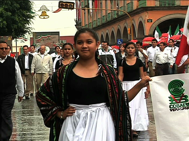 Familias disfrutan del tradicional desfile en Xalapa
