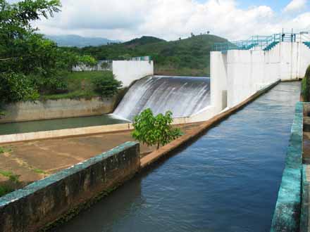 Trabajos de emergencia para rehabilitar la presa Yuribia y abastecer de agua a la región de Coatzacoalcos