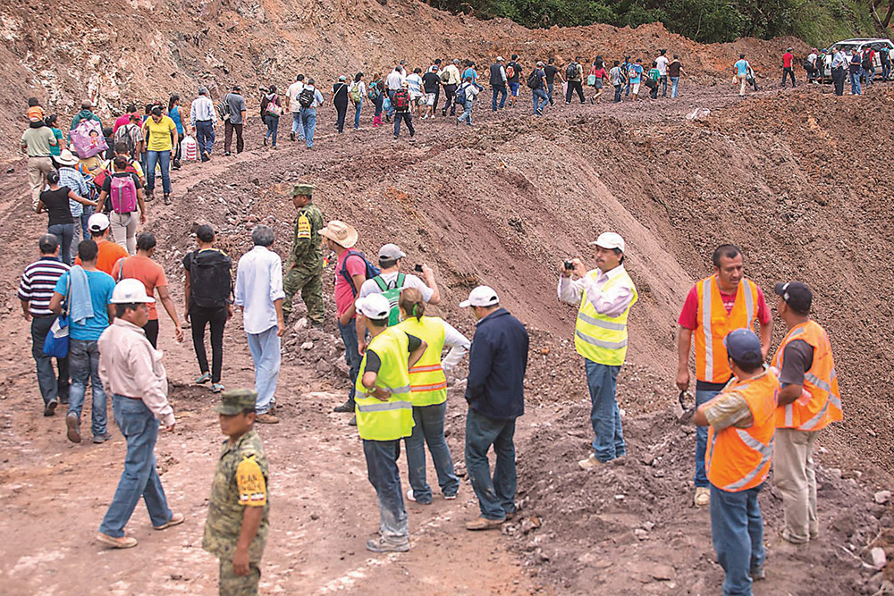 Evaluarán a Protección Civil; suman 97 muertos por las lluvias