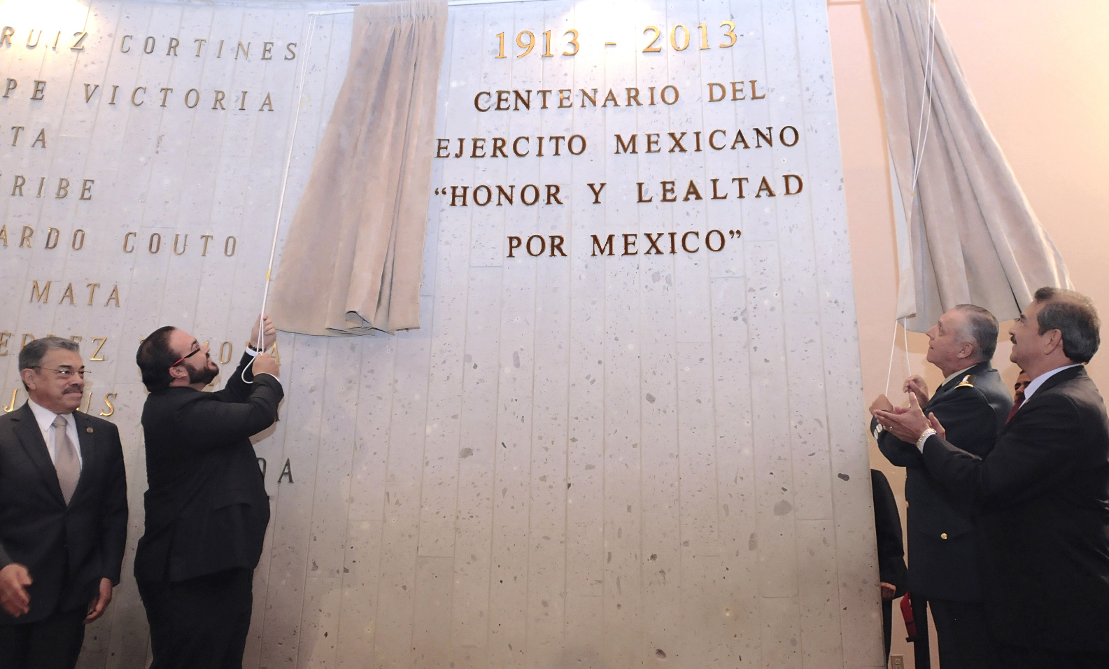 Pueblo y Gobierno de Veracruz reconoce labor del Ejército Mexicano