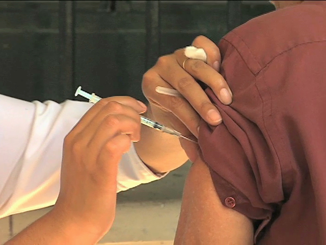 Aplican vacunas contra la influenza a población del sur del estado