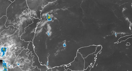 Cielo despejado en el norte y centro del estado; nublados con lluvias ligeras en el sur