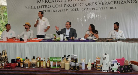 Se reúne Javier Duarte con productores y microempresarios veracruzanos